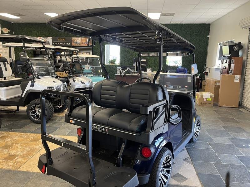 2024 E-Z-Go Freedom® RXV® ELiTE™ Patriot Blue