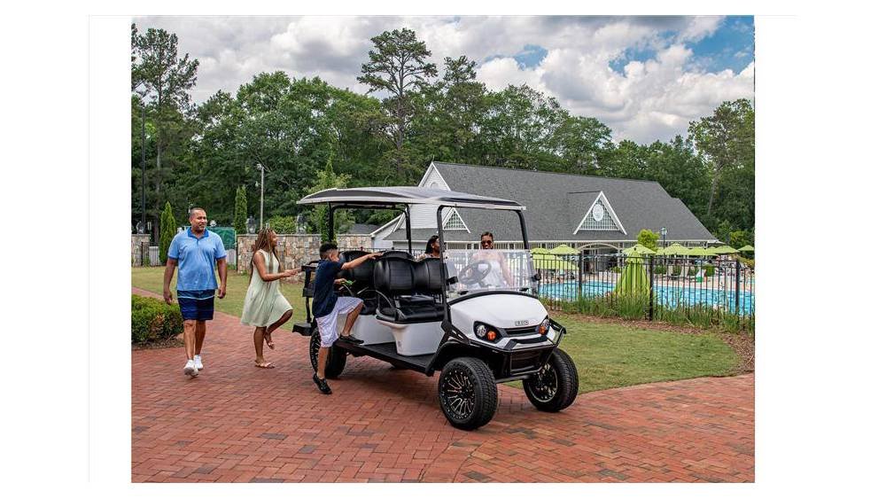 2023 E-Z-GO Express L6 Gas